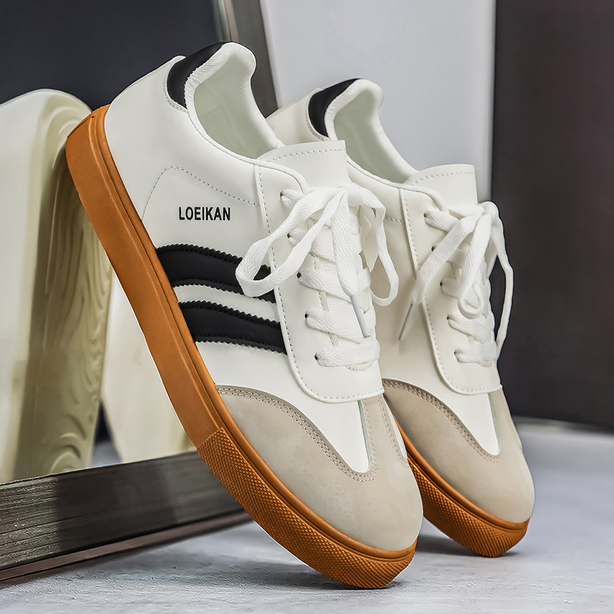 Outdoor Lighting Trends - Men's casual sports shoes, outdoor hiking