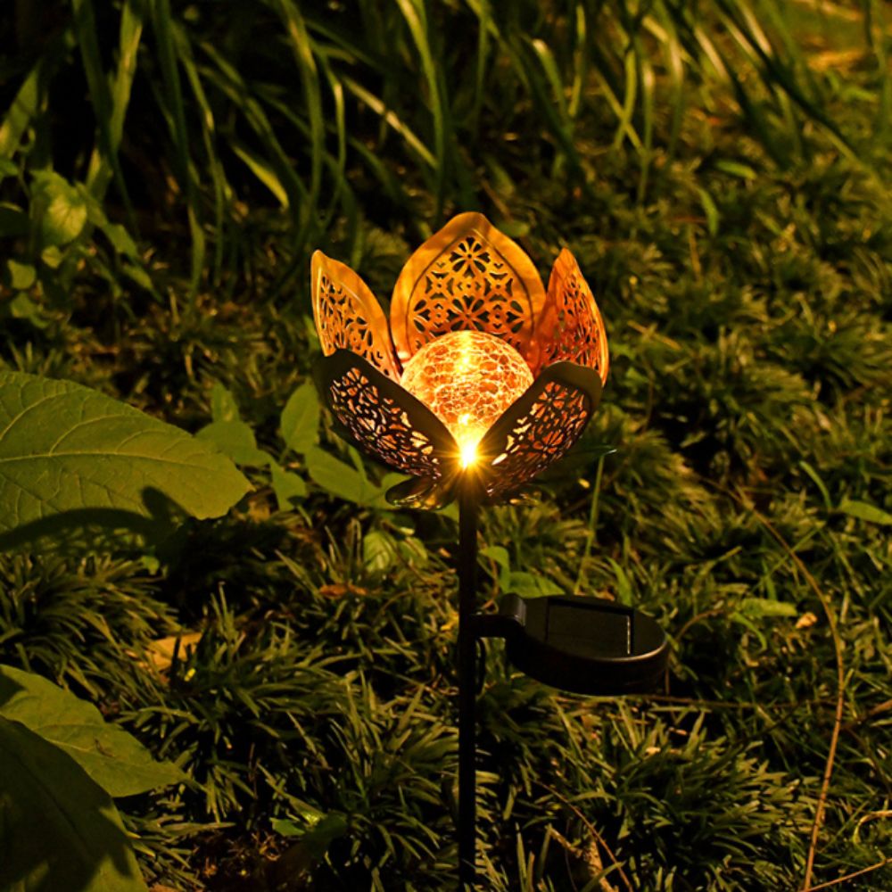 Lotus Shaped Solar Powered Lam - Outdoor Lighting Ground Fixtures reseña y precio