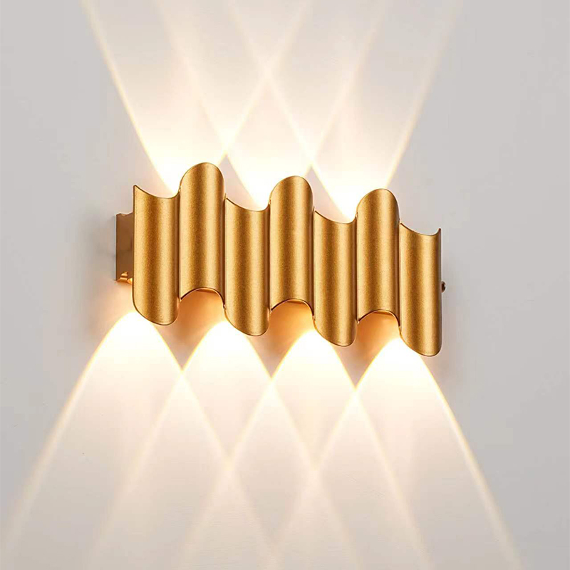 Aluminum Golden Body LED Wall  - Xl Outdoor Lighting reseña y precio