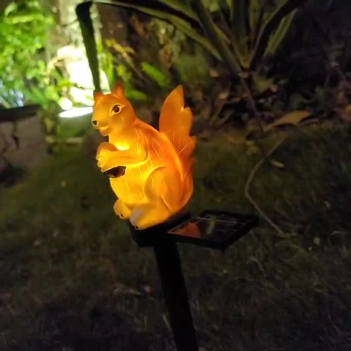 LED Solar Resin Squirrel Groun - Outdoor Lighting Ground Fixtures reseña y precio