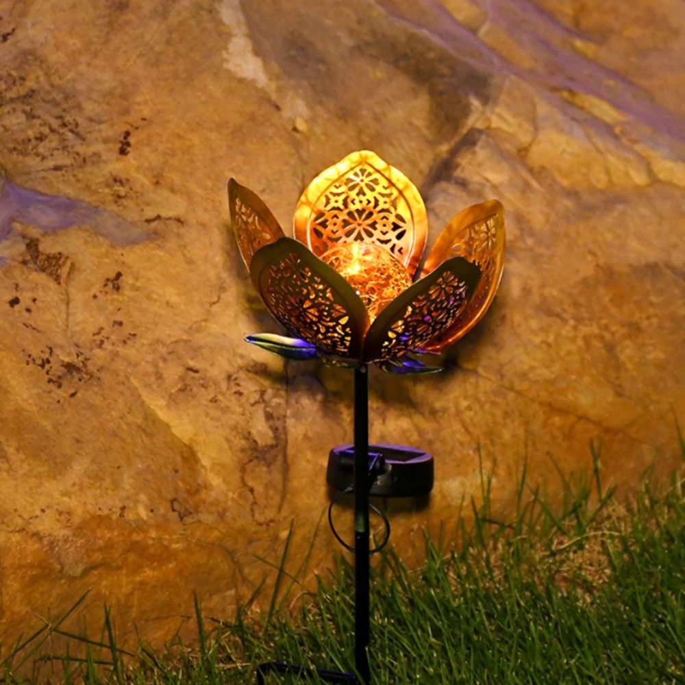 Lotus Shaped Solar Powered Lam - Outdoor Lighting Ground Fixtures reseña y precio